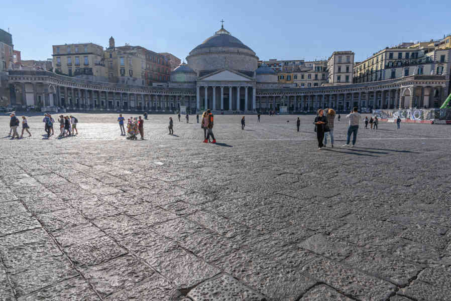 009 - Italia - Nápoles - plaza del Plebiscito - basílica de San Francisco de Paula.jpg